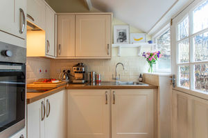 Kitchen- click for photo gallery